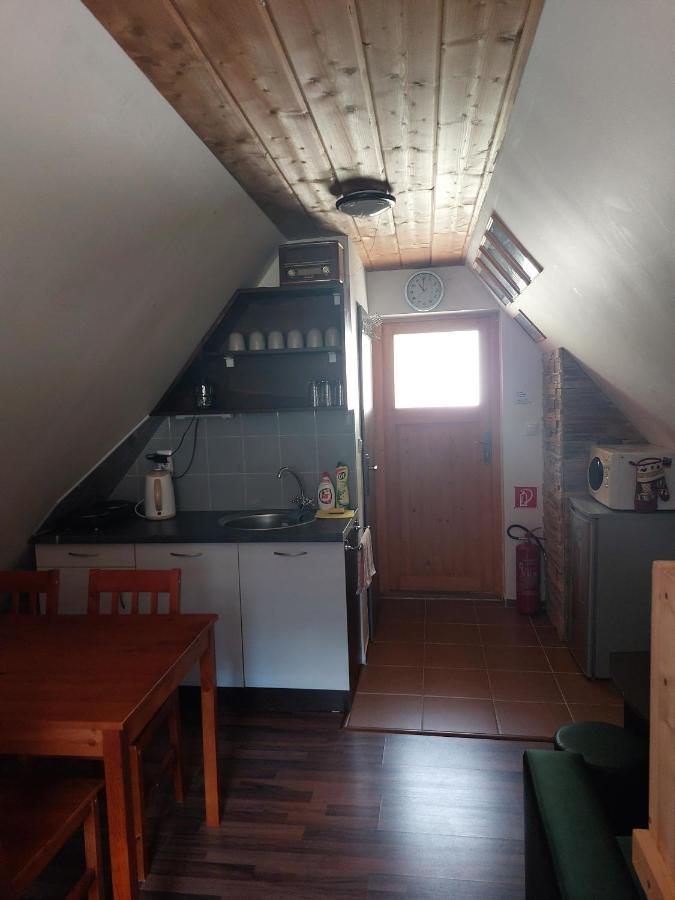 Chatka Pod Jaskynou Maluzina Eksteriør bilde